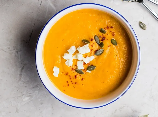 Sopa de pêssego existe – e fica uma delícia; Carole Crema ensina a fazer