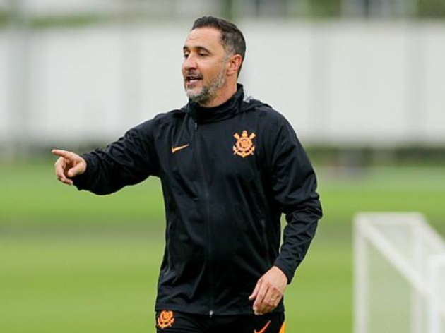 Vítor Pereira testa positivo para Covid-19 e coletiva de imprensa é cancelada Rodrigo Coca/Agência Corinthians