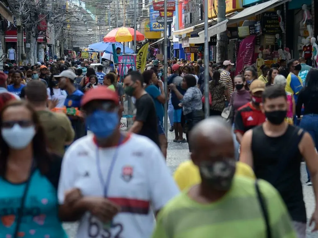 Os estabelecimentos cariocas podem decidir sobre a obrigatoriedade do uso de máscaras