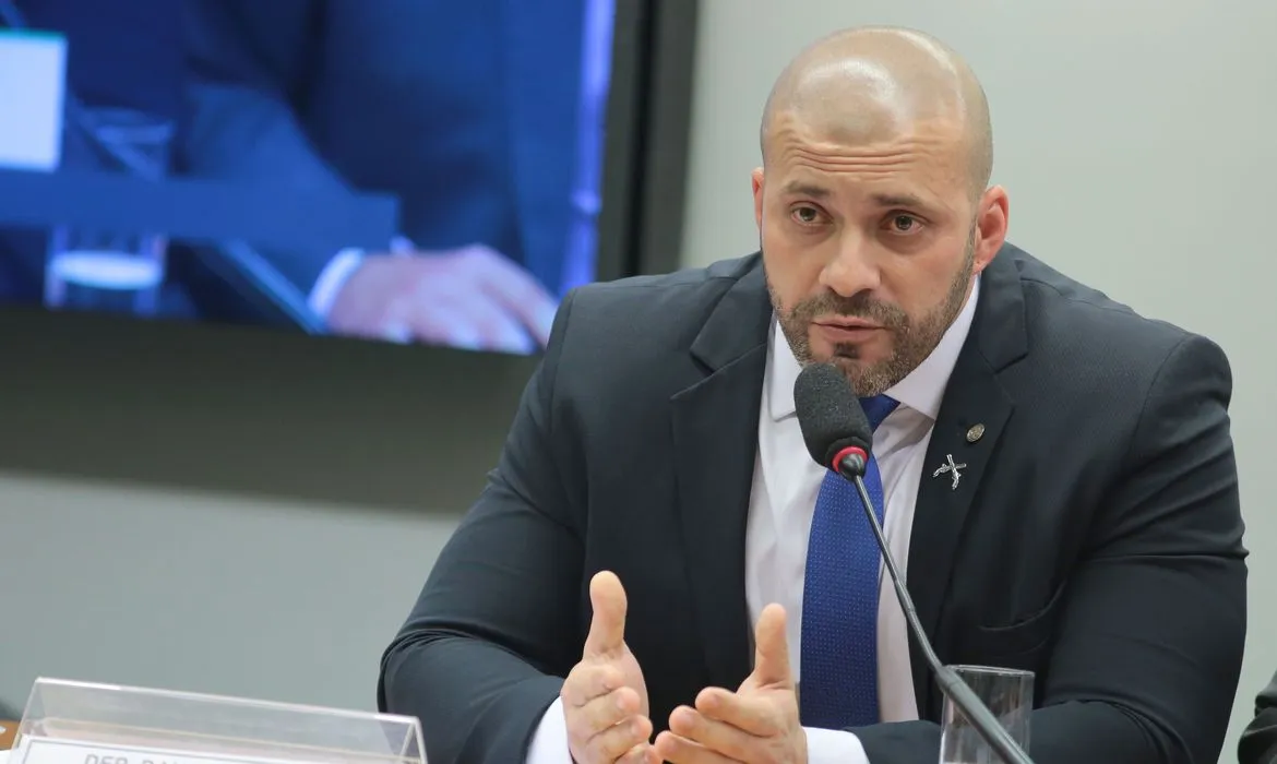 O Ministério Público solicitou a impugnação da candidatura de Daniel Silveira.