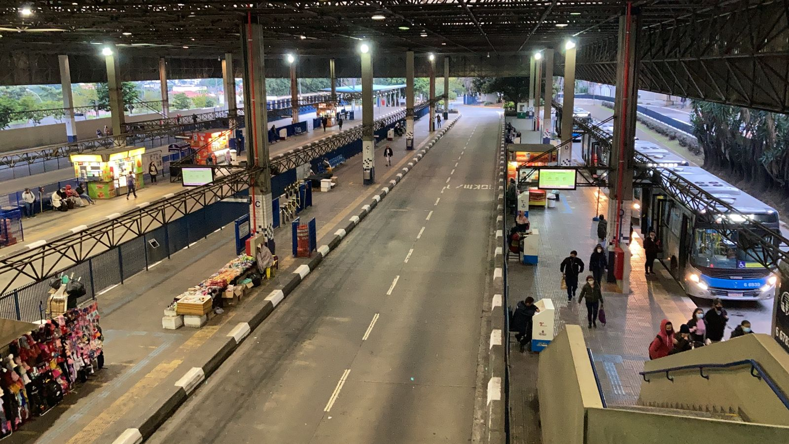 Rodízio de veículos está suspenso e tráfego nas faixas exclusivas de ônibus está liberado Foto: Renan Sukevicius/ BandNews FM