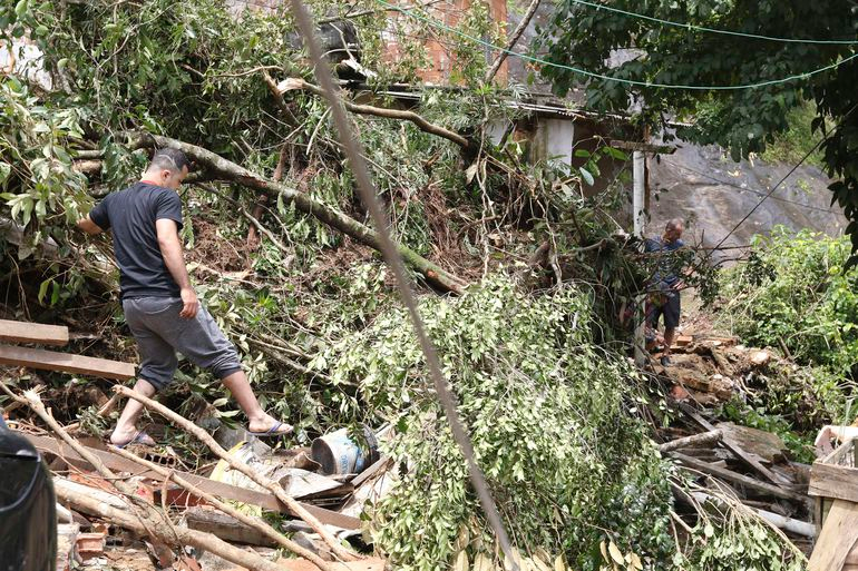 Previsão é de mais chuva forte na região ao longo deste sábado (19) Tânia Rego/Agência Brasil