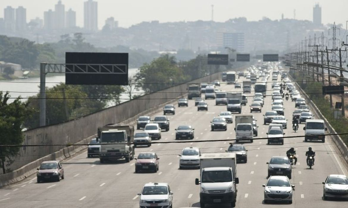 Rodízio de veículos volta a valer em São Paulo 