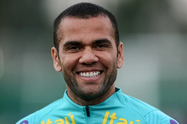 Daniel Alves foi convocado pelo técnico Tite