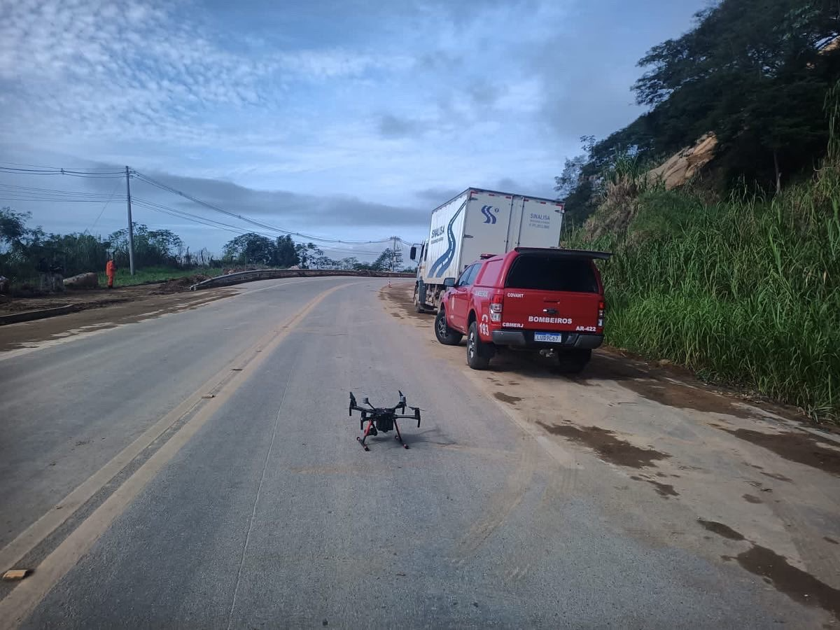 Equipes dos Bombeiros monitoraram as áreas de risco na Costa Verde Divulgação/Corpo de Bombeiros