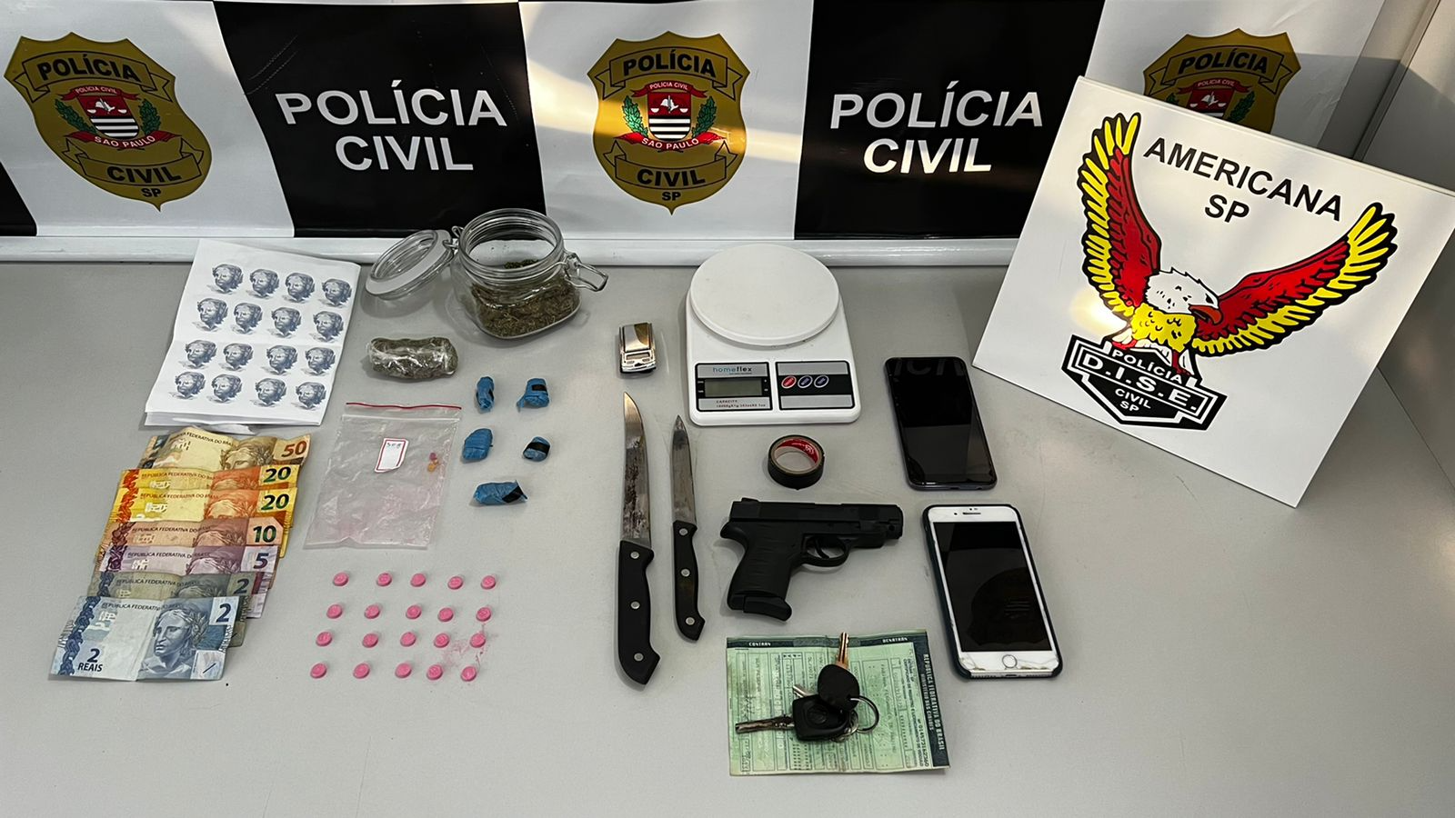 Material apreendido  Divulgação/Polícia Civil