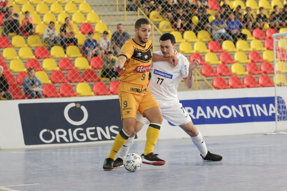 Taubaté enfrenta o Magnus pela Liga Nacional de Futsal