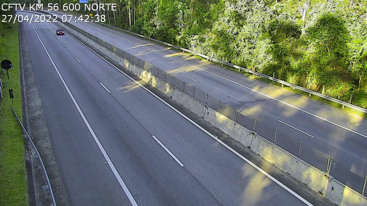 Dutra tem dois pontos de lentidão em São José dos Campos, nesta quarta-feira Divulgação/Rodovia dos Tamoios