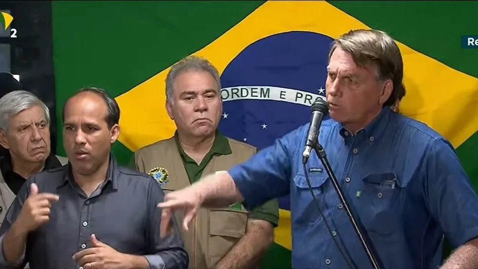 Presidente Jair Bolsonaro em coletiva de imprensa nesta segunda-feira (30), no Recife Foto: Reprodução