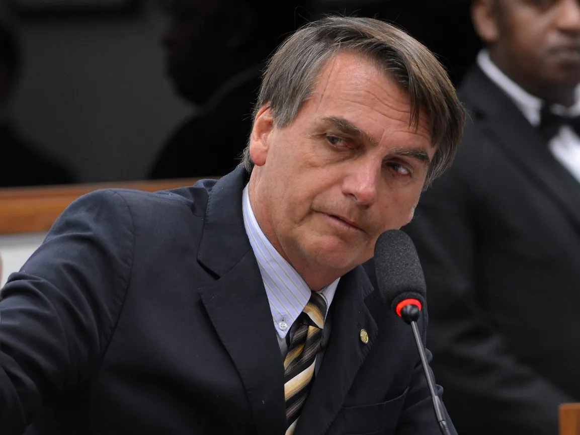 Jair Bolsonaro, em decreto editado nessa quinta-feira (16), aumentou o imposto sobre operações financeiras