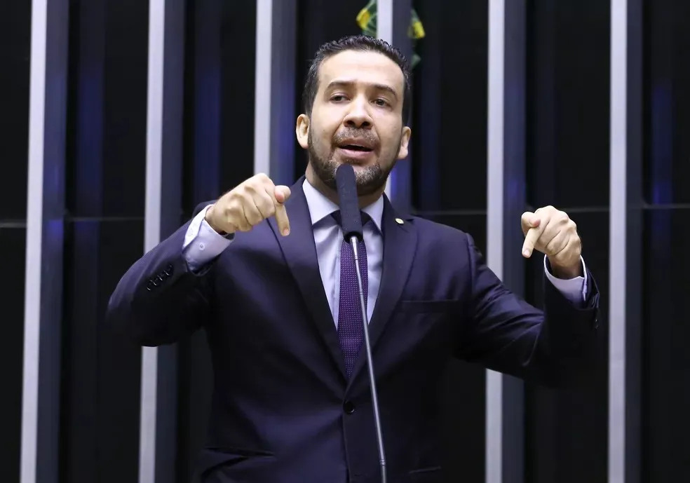 Deputado confirmou desistência nessa quinta-feira