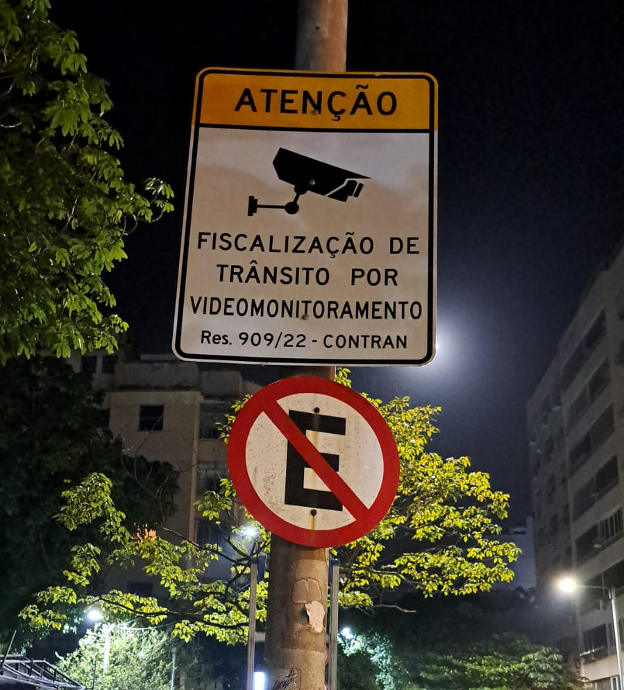 Placas vão avisar sobre a nova fiscalização  Divulgação