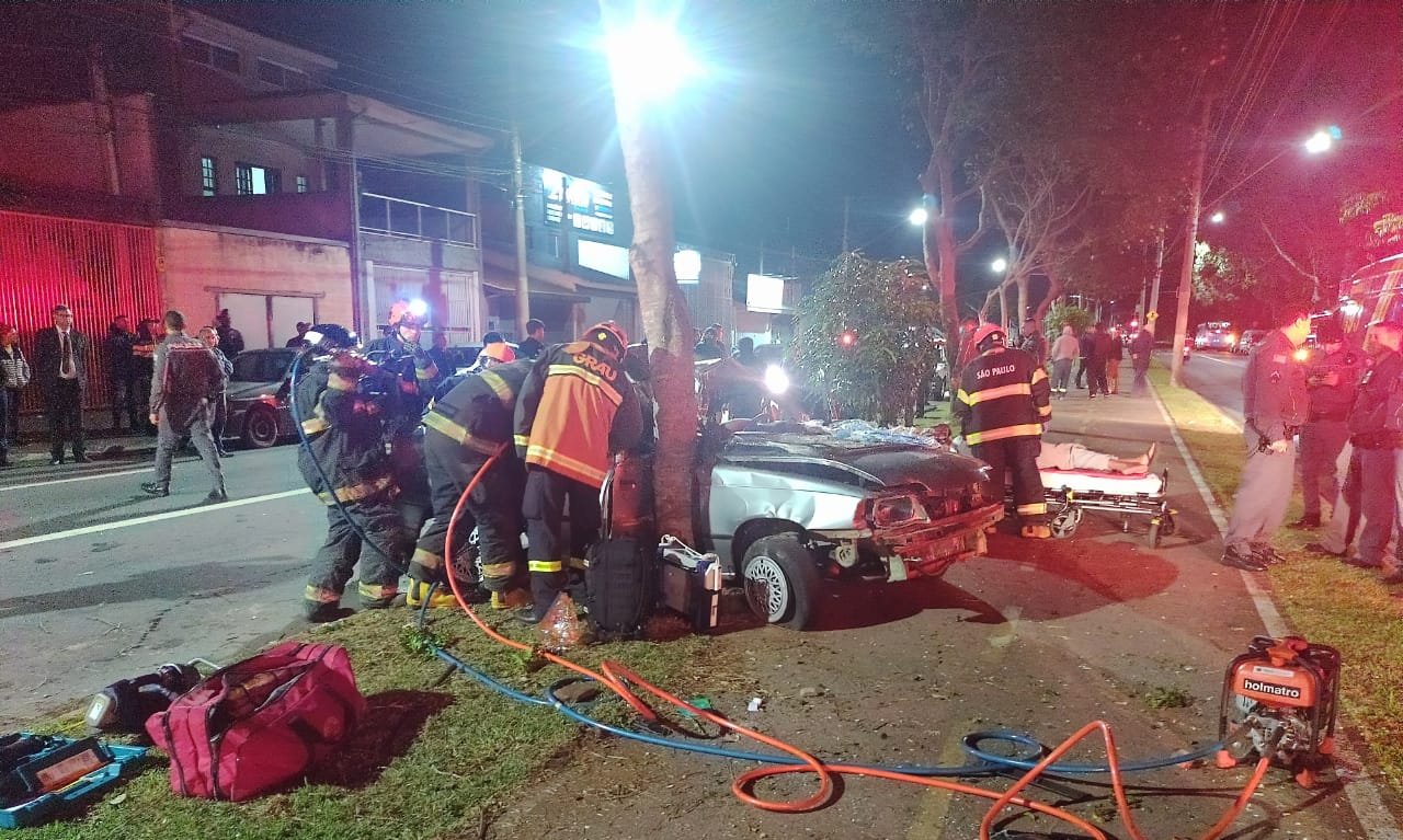 Os homens foram encaminhados ao Pronto Socorro da Vila Industrial Corpo de Bombeiros/Divulgação