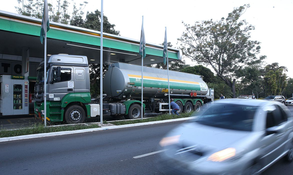 Petrobras afirmou que tem buscado o equilíbrio dos preços com o mercado global Marcello Casal Jr/Agência Brasil