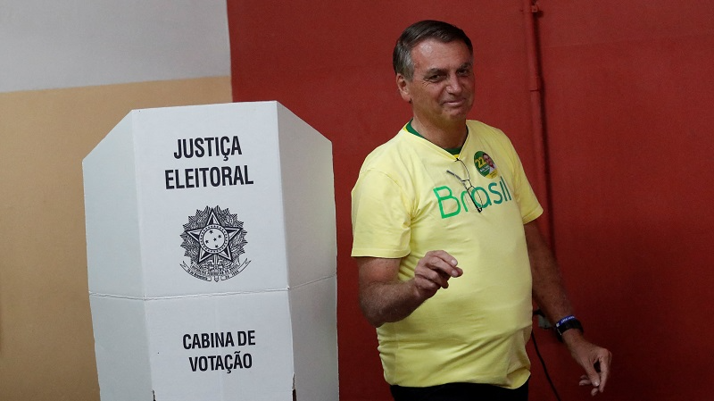 Bolsonaro deixa o Palácio da Alvorada após noite silenciosa Reuters