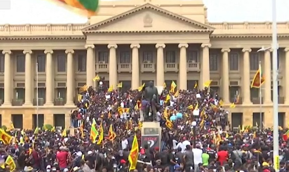 Manifestantes invadem palácio presidencial do Sri Lanka Reprodução