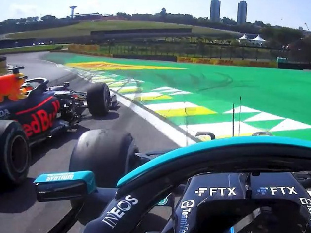 Polêmica manobra aconteceu na volta 48 do GP de São Paulo