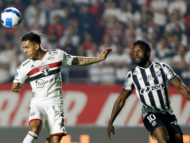 São Paulo vence Ceará e larga na frente nas quartas da Sul-Americana