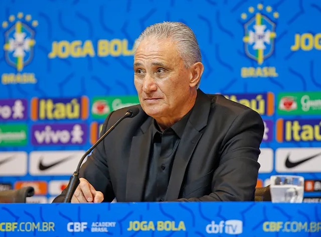 Tite na coletiva da CBF