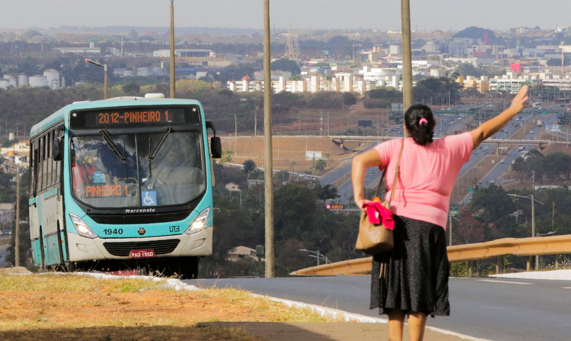 Ministro do STF autoriza transporte público gratuito no segundo turno Fabio Rodrigues-Pozzebom/Agência Brasil