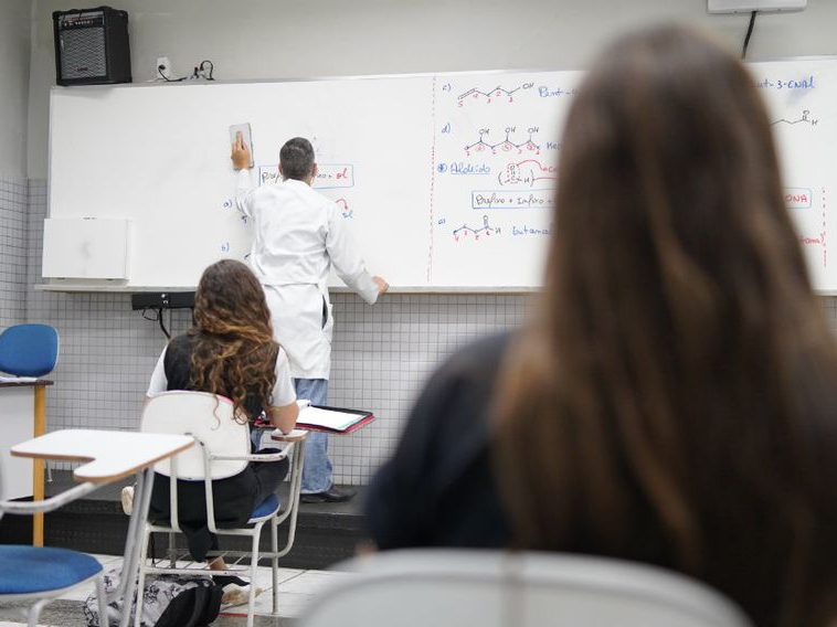 Até o momento, estavam liberadas apenas as aulas presenciais da educação infantil e do ensino fundamental Foto: Galois Studio/Agência Brasil