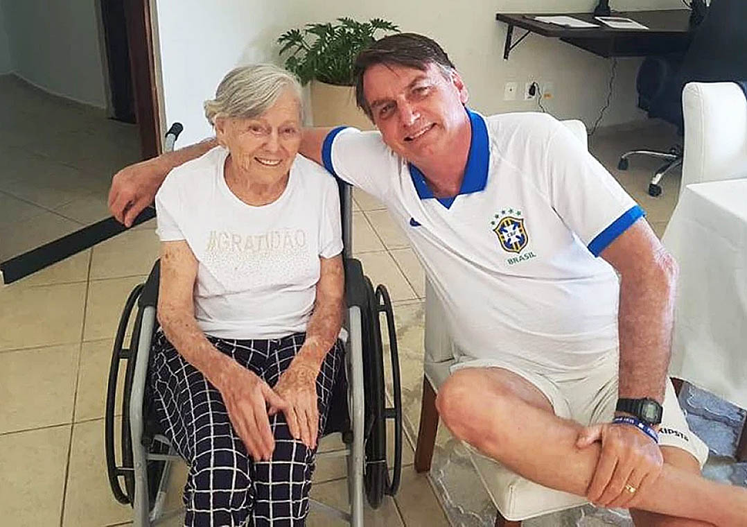 Morre mãe do presidente Jair Bolsonaro aos 94 anos