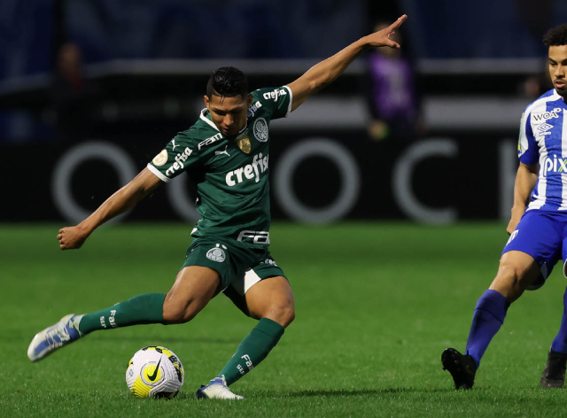 Após empate contra o Avaí, Denílson afirma que Rony é o 9 do Palmeiras