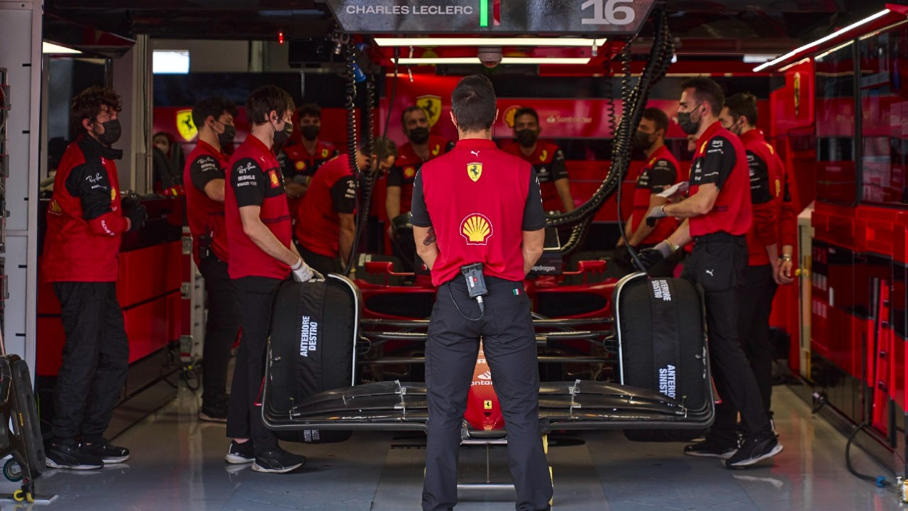 Ideia da Ferrari seria testar novos componentes, já de olho em 2023 Scuderia Ferrari