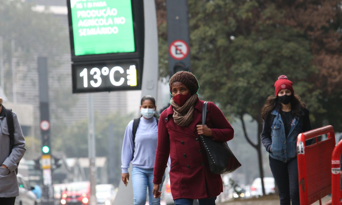 Em São Paulo, os termômetros podem atingir mínimas entre 7ºC e 9ºC.