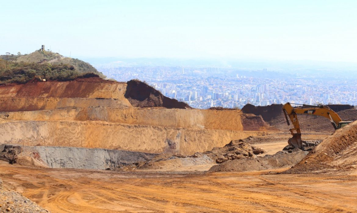 Mineração na Serra do Curral pode causar deslizamento do Pico Belo Horizonte
