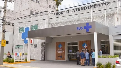 Mulher foi encaminhada ao Pronto Socorro com ferimentos nas costas Divulgação/Santa Casa de Lorena