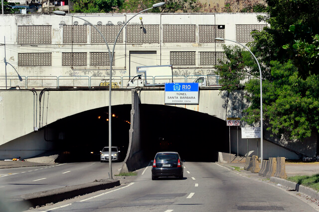 Motoristas que usam o Túnel Santa Bárbara realizaram um buzinaço contra  blitz