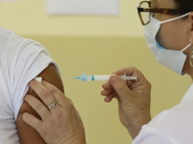 Ministério da Saúde confirma envio de remessa de vacinas menor que a esperada ao Paraná