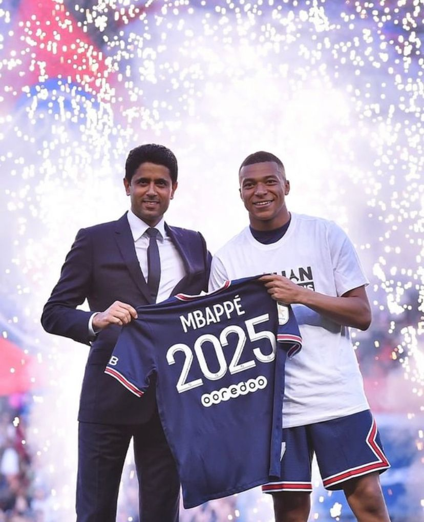 Mbappé renova com o PSG até 2025
