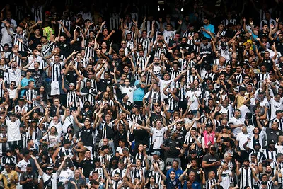 Torcida do Glorioso marca presença no Estádio Nilton Santos