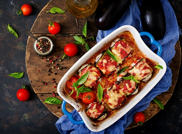 Saiba como fazer berinjela à parmegiana Envato Elements