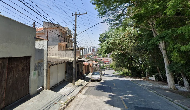 Homem foi mantido em cativeiro por bandidos Reprodução/Google Street View