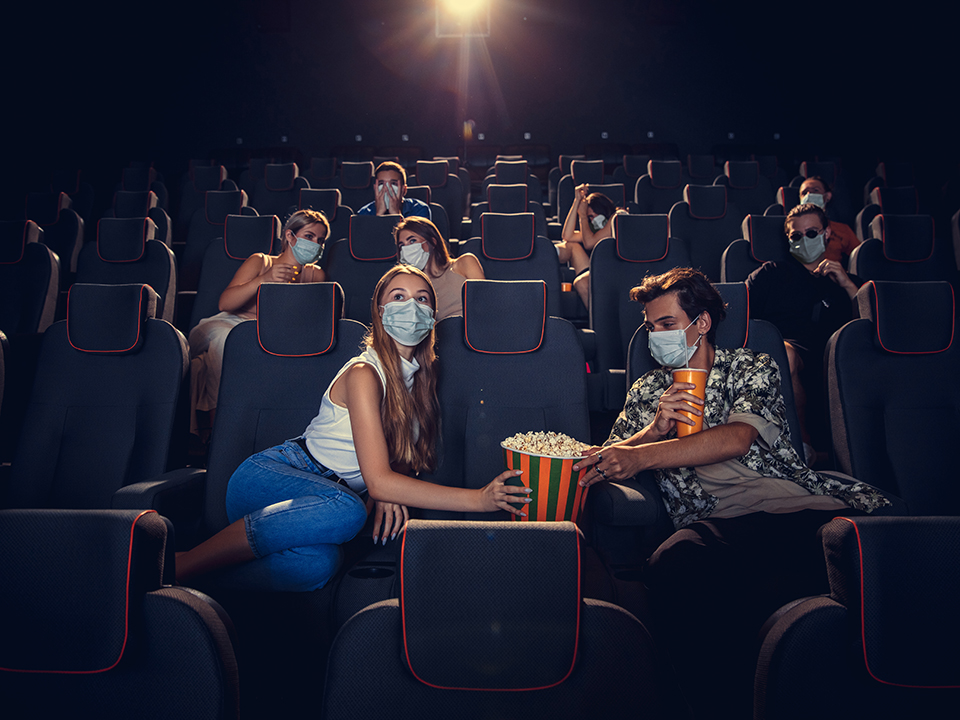 Cinemas estão liberados na sala de São Paulo, com regras de distanciamento PxHere