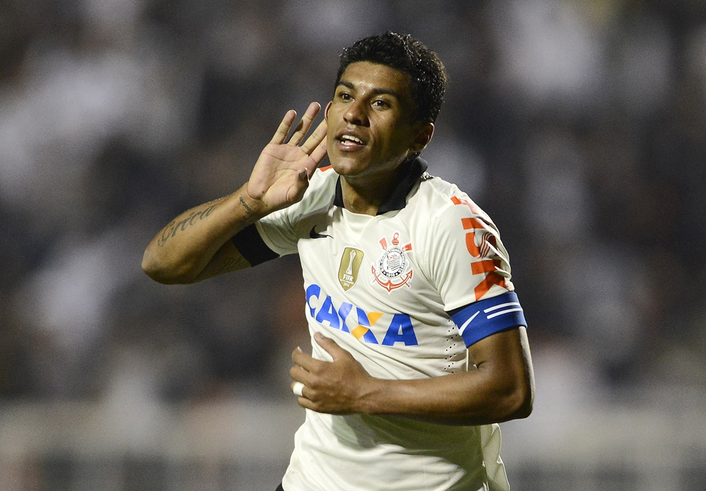 Paulinho em ação pelo Corinthians em 2013 Mauro Horita/Agif/Folhapress