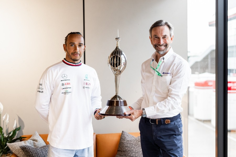 Premiação reconhece desempenho de heptacampeão em 2021, quando foi vice Motorsport UK