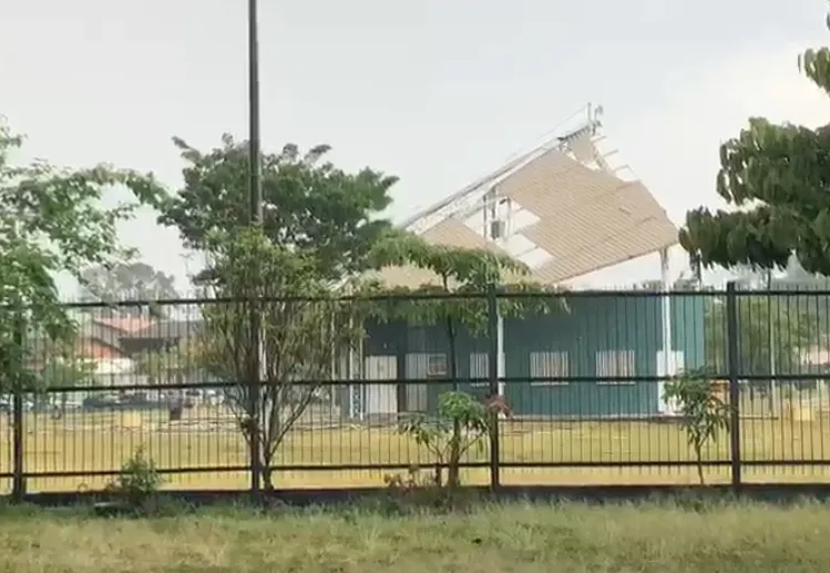 Centro Poliesportivo do Campo dos Alemães ficou destelhado em São José dos Campos