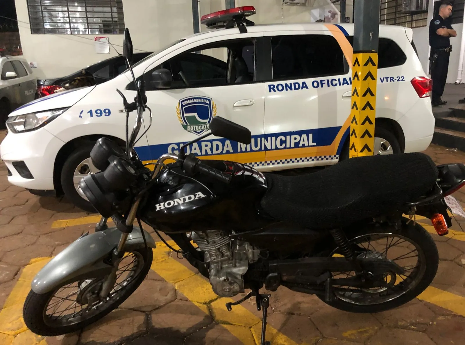 A moto foi emplacada no estado de Goiás 