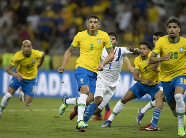 Seleção brasileira faz o primeiro treino na França para os últimos amistosos  Foto: Lucas Figueiredo/CBF