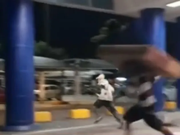 Bandidos invadem supermercado e fazem arrastão na zona oeste de São Paulo