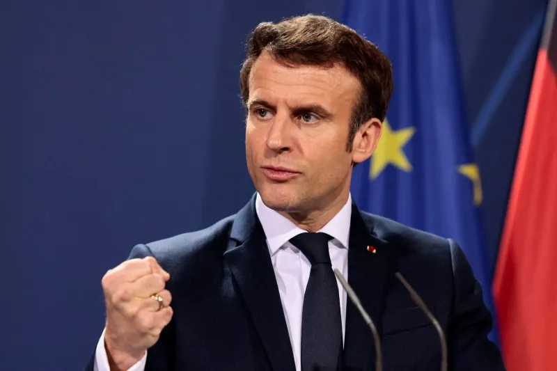 Reeleição de Macron é vitória da União Europeia, afirmam analistas