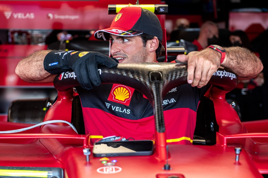 Sainz admite insegurança para pilotar carros clássicos de Fórmula 1