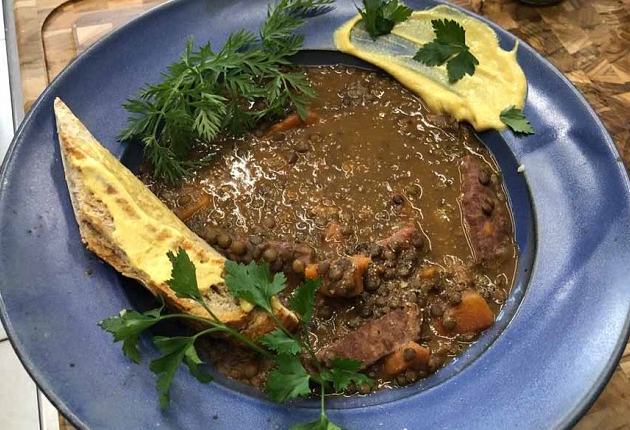 Lentilha, paio e legumes é receita familiar do chef francês Arquivo/Pesadelo na Cozinha