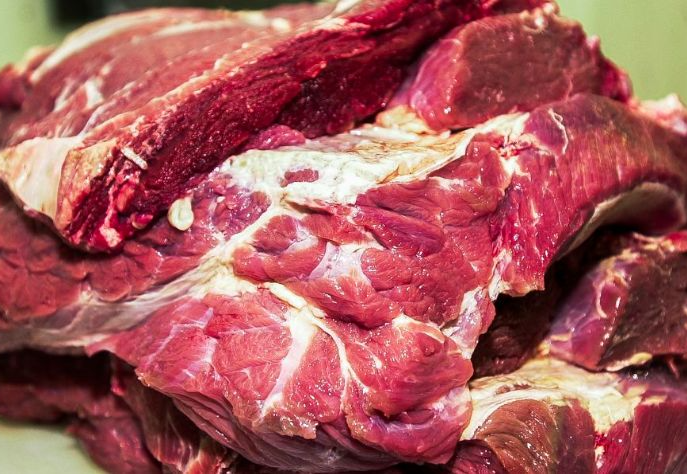 Preço da carne cai em frigoríficos, mas redução não chega ao consumidor