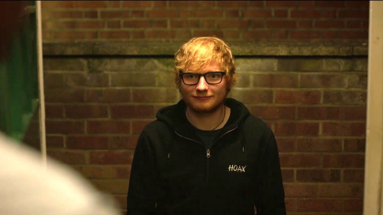 Ed Sheeran em cena do filme "Yesterday"