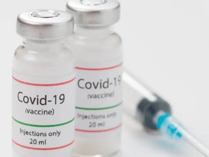 Vacinação de pessoas entre 55 e 57 anos começa na quarta-feira (16)